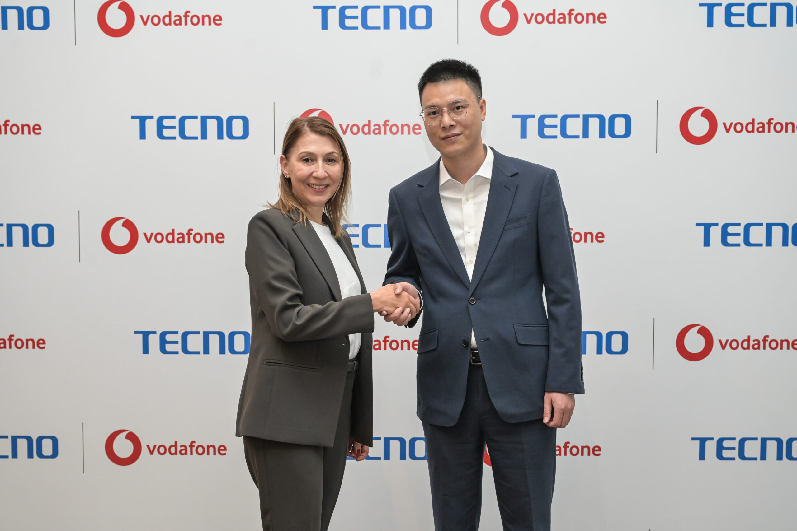 TECNO CAMON 40 Pro 5G Vodafone Flex’te satışa sunuldu