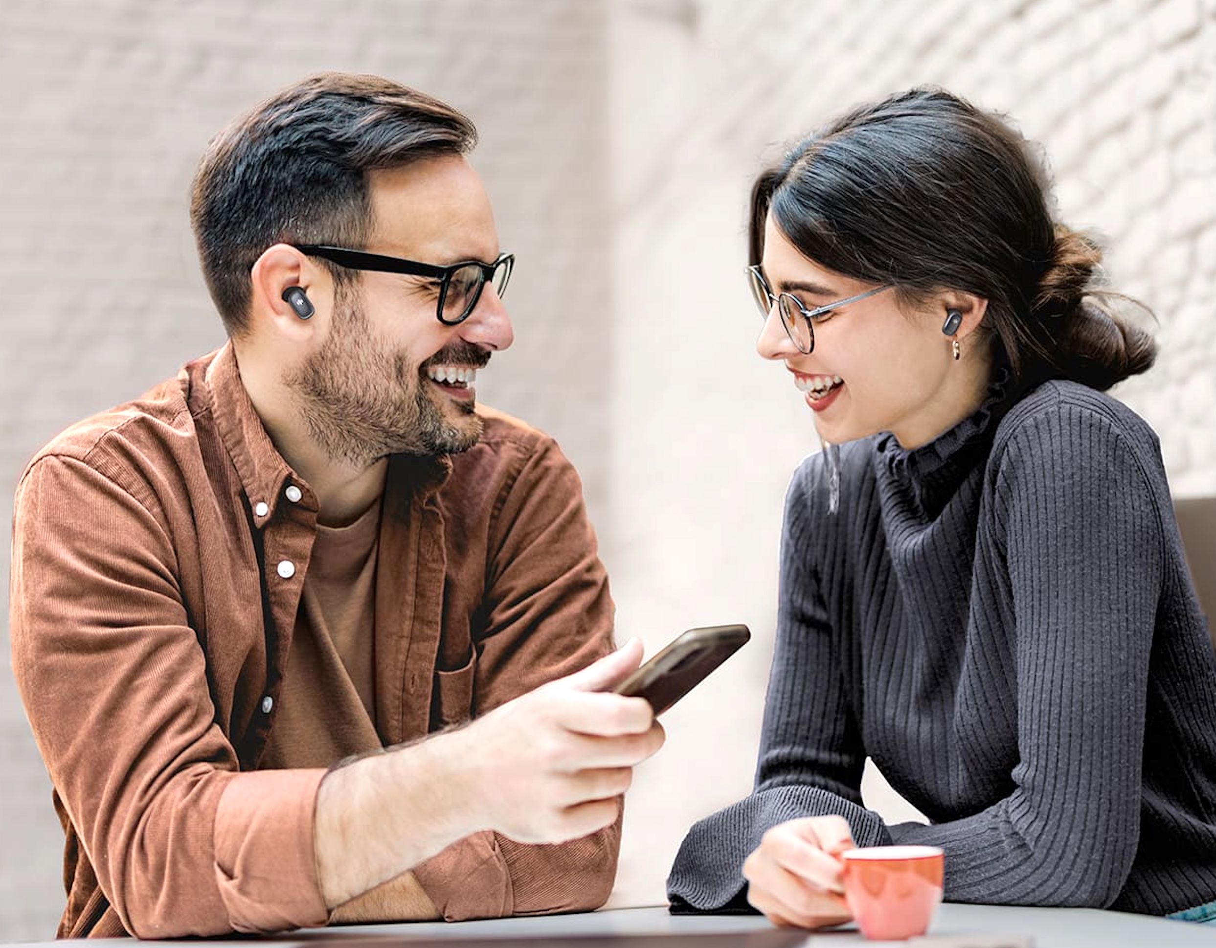 Anlık çeviri yapan yapay zekâlı kulaklık Türkiye’de