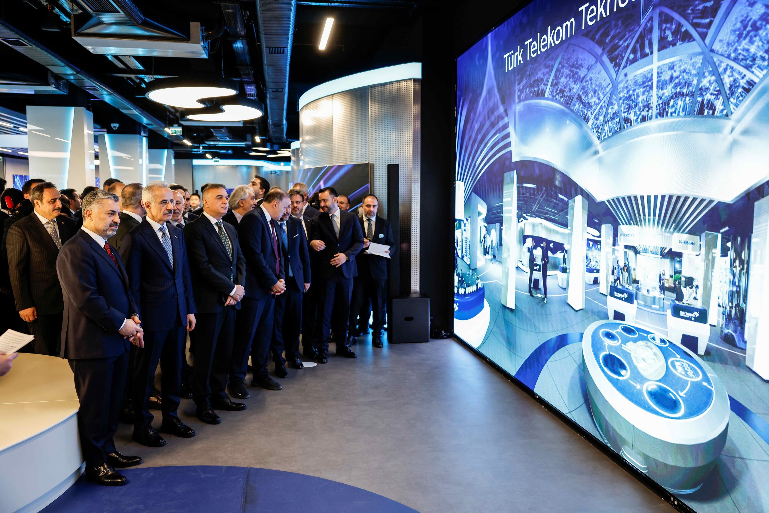 Türkiye’nin ilk 5G deneyim merkezi Türk Telekom Teknoloji ve İnovasyon Merkezi açıldı