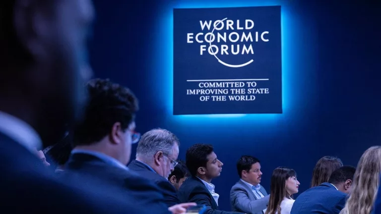 Davos’un ikinci gününde de yapay zeka rüzgarı esti